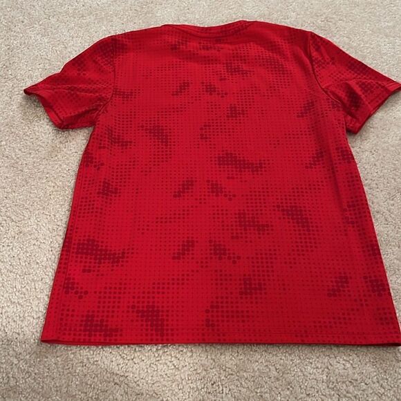 SIZE LARGE TEK GEAR KIDS RED SHIRT - Picture 5 of 8